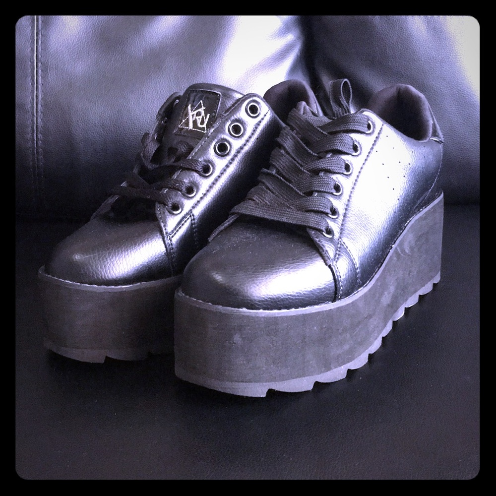 YRU PLATFORM SNEAKERS BLACK size 11